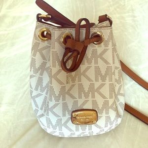 ❌SOLD❌Michale Kors mini bucket crossbody bag